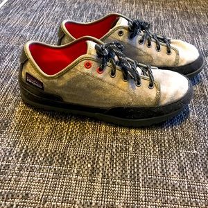 Patagonia Hiking Low Top Mens Sz 9